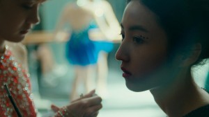 Cô Gái Trên Bờ Vực