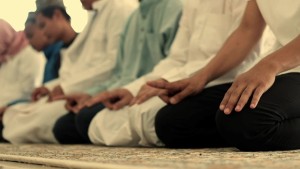 Dưới Trăng Lưỡi Liềm