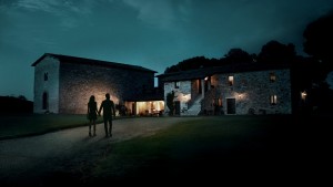 Ngôi Nhà Cạm Bẫy - Welcome Home