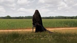 Người Đàn Bà Ngoài Sân - The Woman in the Yard