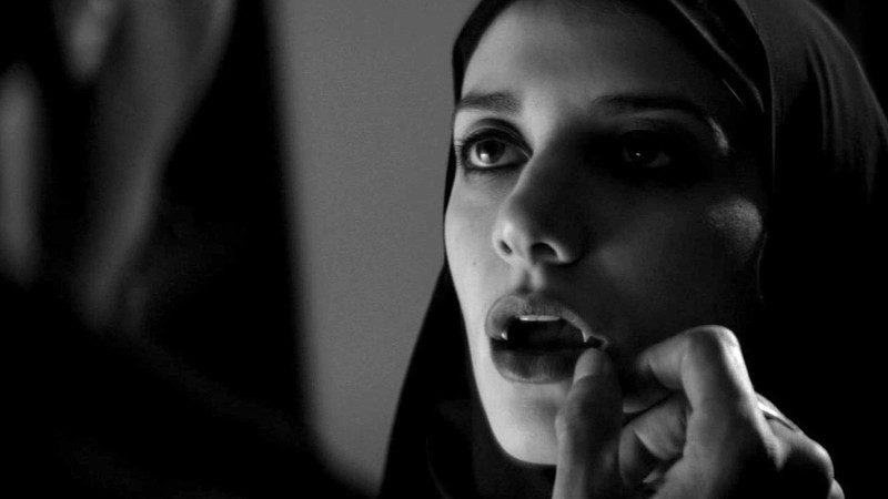 Phim Phim Cô Gái Về Nhà Một Mình Ban Đêm - A Girl Walks Home Alone at Night PhimChill Vietsub (2014)